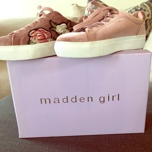 NWB Madden Girl Blush Velvet Sneakers